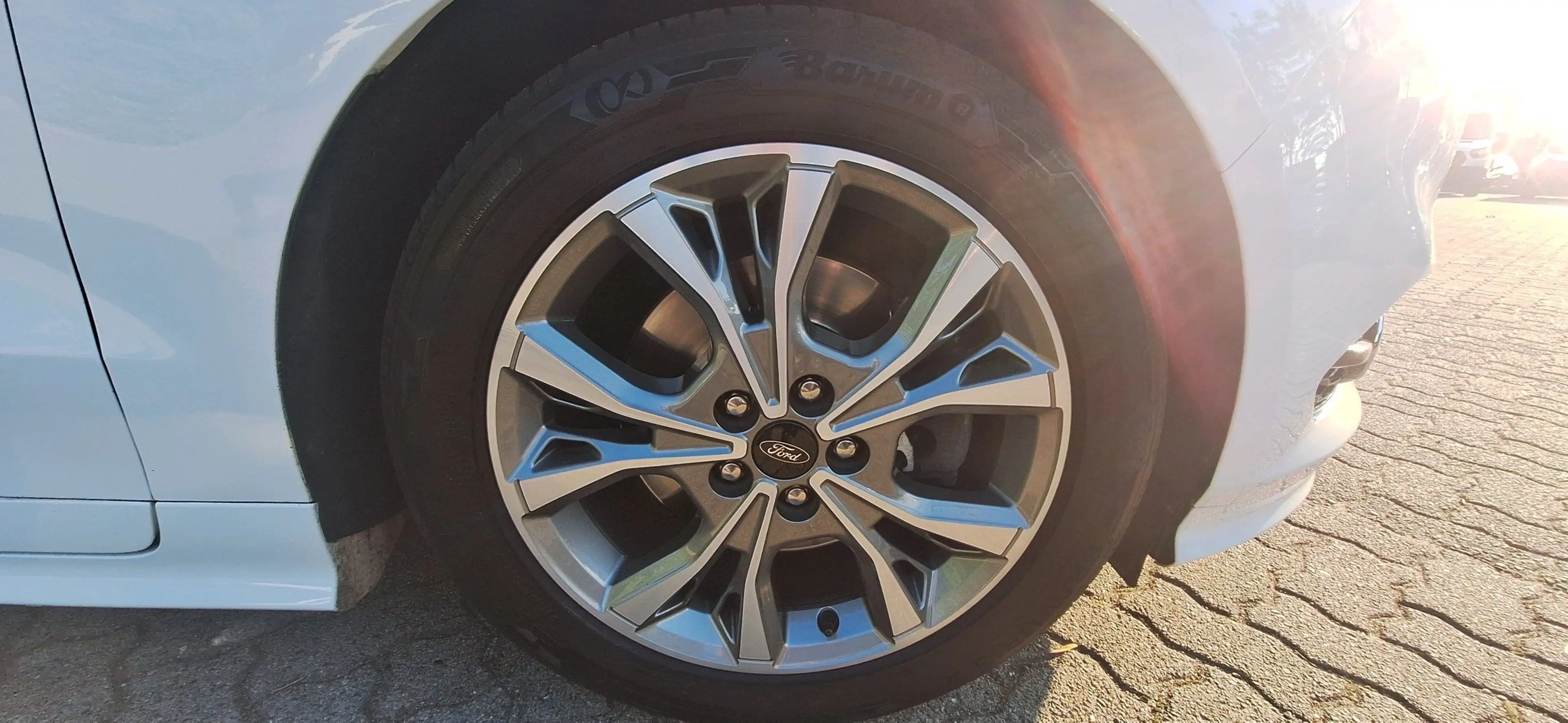 Ford S-Max ST-Line — photo 9