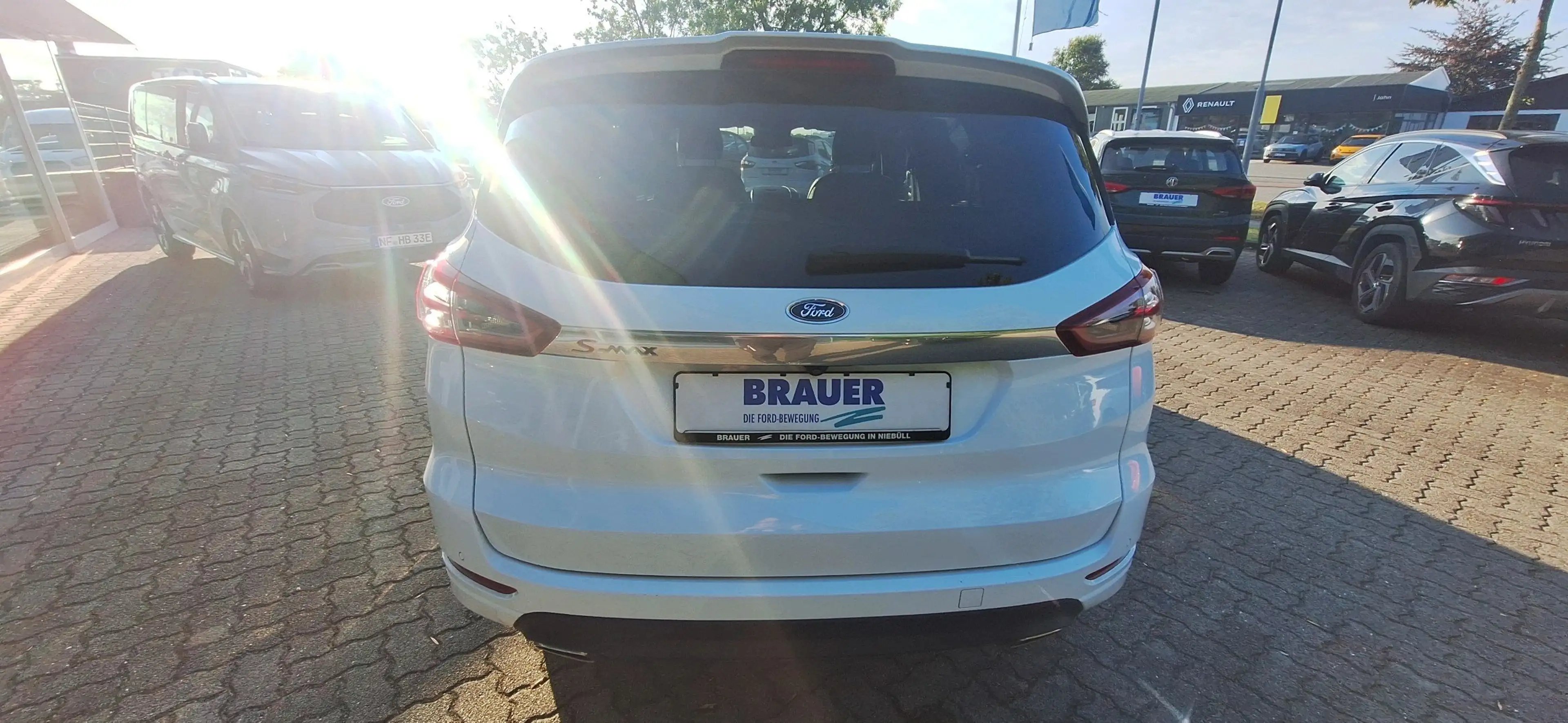 Ford S-Max ST-Line — photo 4
