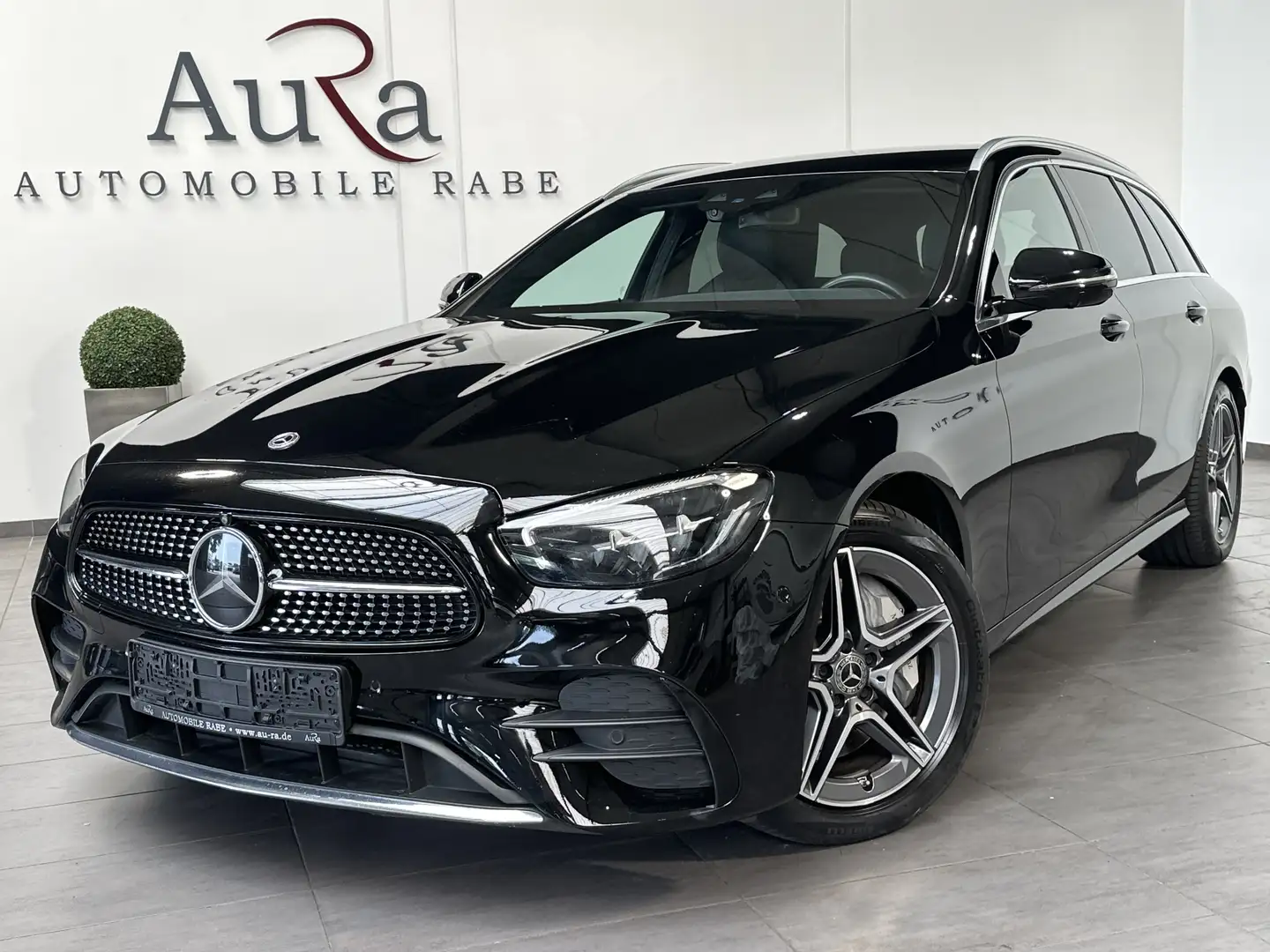 Mercedes-Benz E 400 T 4M AMG-Line NAV+LED+360°+WIDESCREEN+1HD Noir - 2