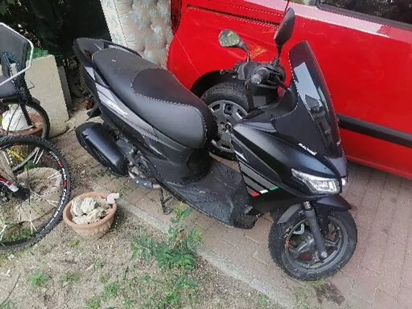 Aprilia SXR 50 Fekete - 1