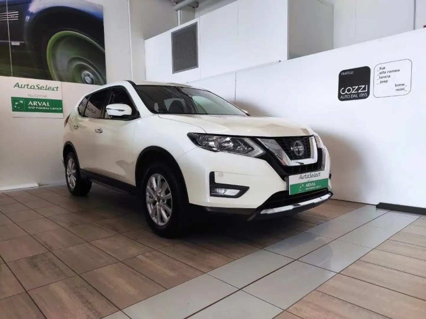Nissan X-Trail 3ª serie - X-Trail dCi 150 4WD X-Tronic Business Bianco - 1
