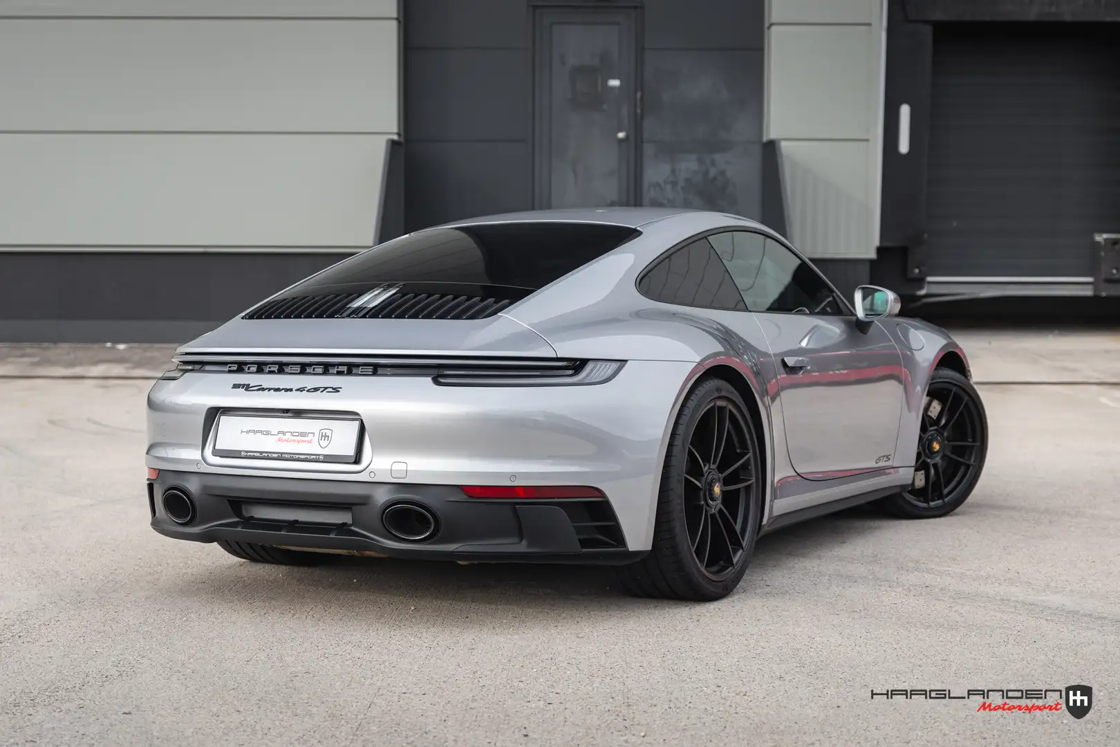 Porsche 992 911/992 3.0 Carrera 4 GTS Grau - 2