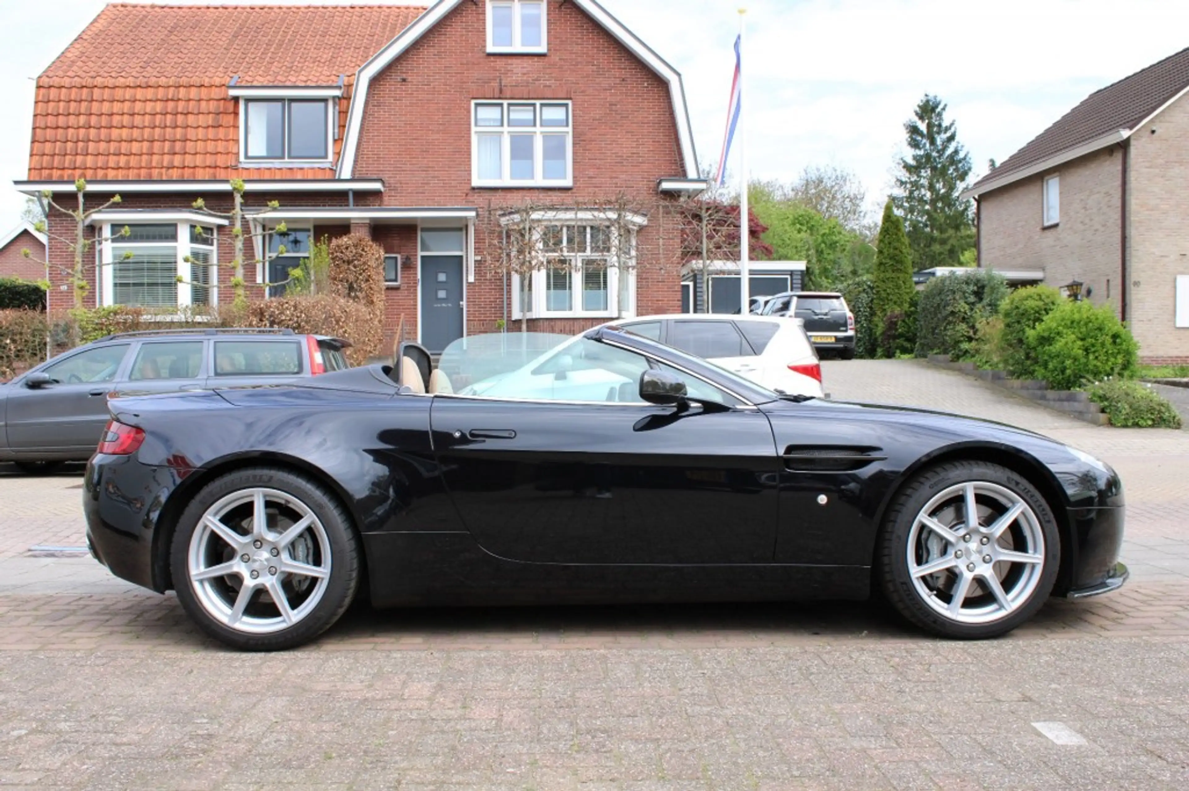 Aston Martin Vantage 4.3 V8 SPORTSHIFT — photo 6
