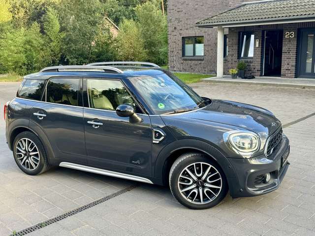 Imagine MINI Cooper S Countryman All4 JCW LED Pano.