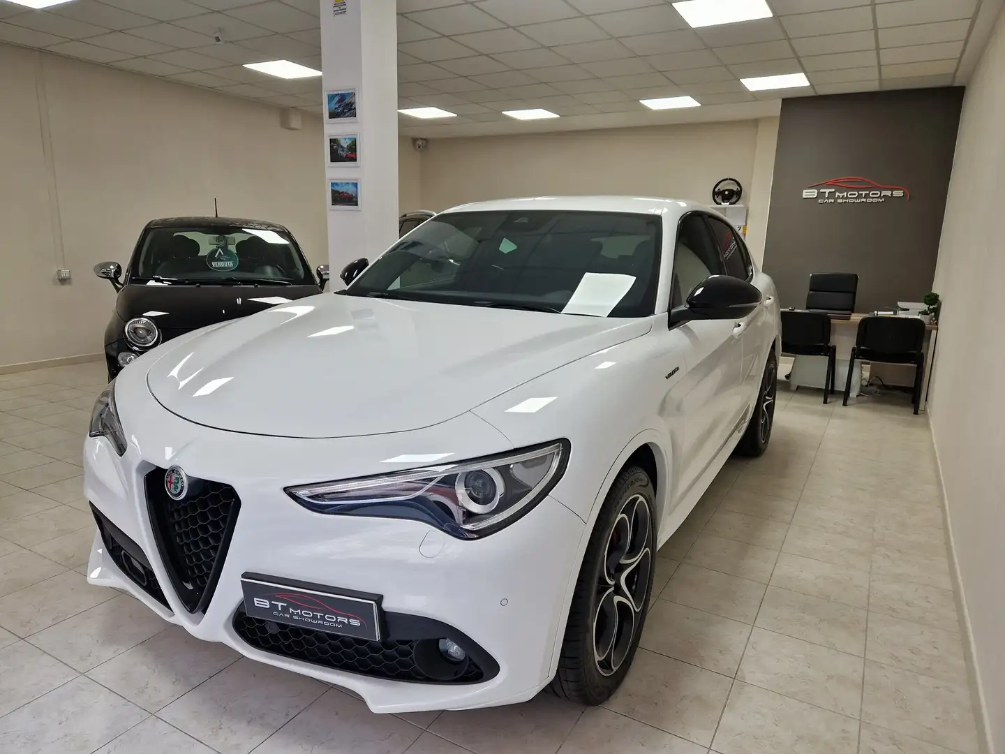 Alfa Romeo Stelvio VELOCE Bílá - 2