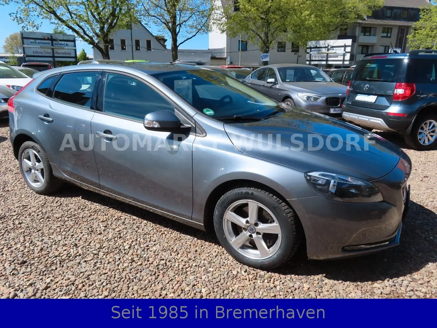 Volvo V40 You!,2,0 D,Scheckheft,Navi,Kamera,Alu,6-Gg Grau - 1