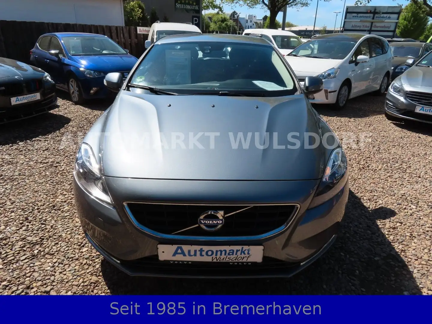 Volvo V40 You!,2,0 D,Scheckheft,Navi,Kamera,Alu,6-Gg Grau - 2