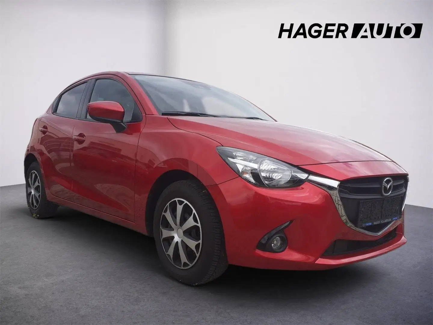 Mazda 2 G75 Attraction Red - 2
