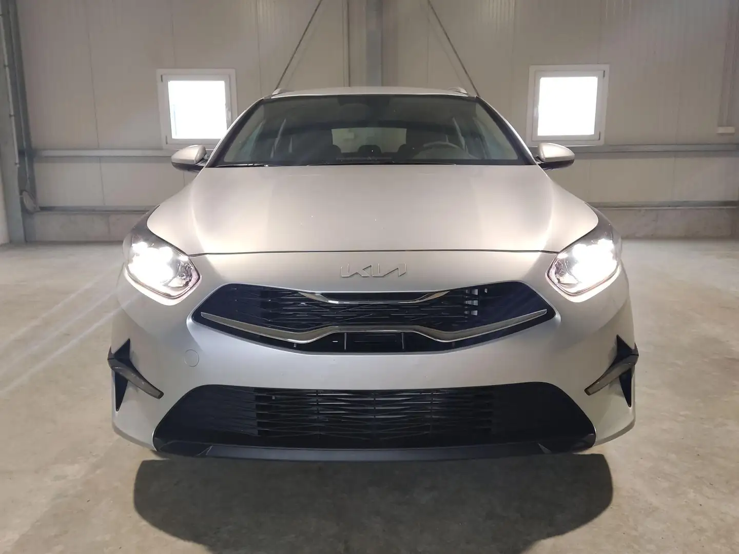 Kia Ceed SW / cee'd SW Sportswagon Spin CD 1.5 T-GDI 7DCT 140 PS Navi-... Silber - 2