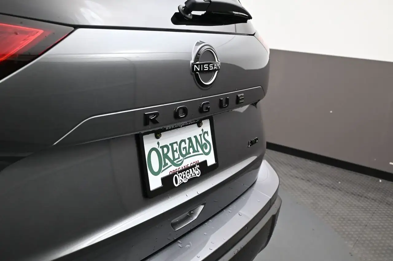 Nissan Rogue снимка Nissan Rogue