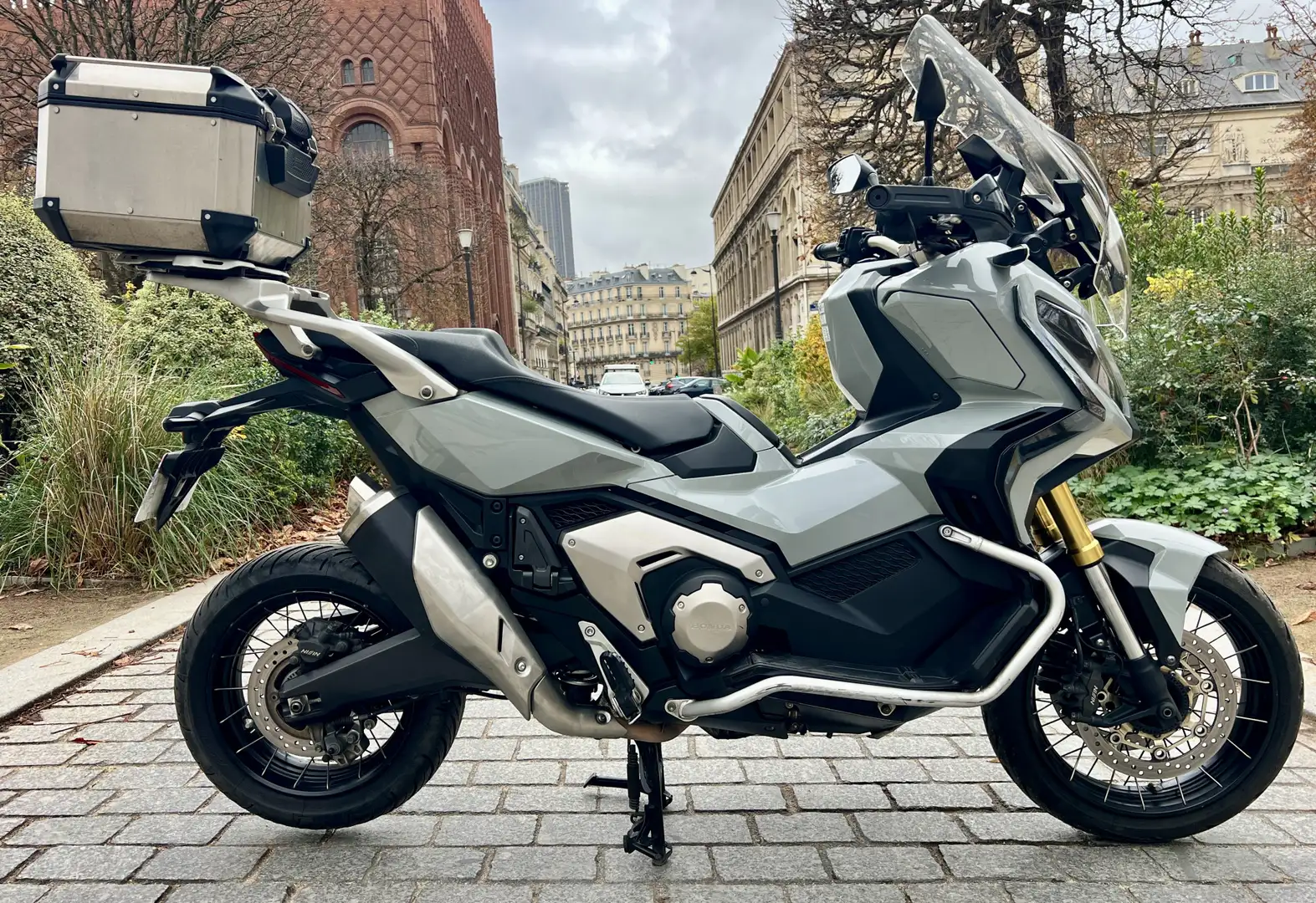 Honda X-ADV Gris - 1