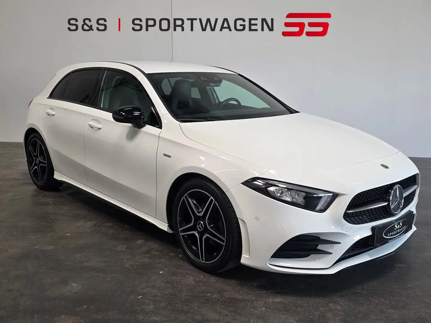 Mercedes-Benz A 180 A-Klasse A 180 d Edition AMG Line*1.Hand/LED* Blanc - 1