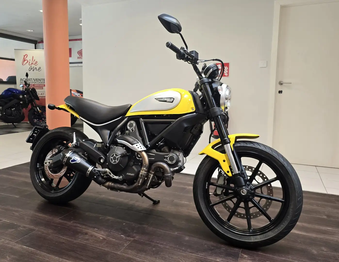 Ducati Scrambler 800 Jaune - 2