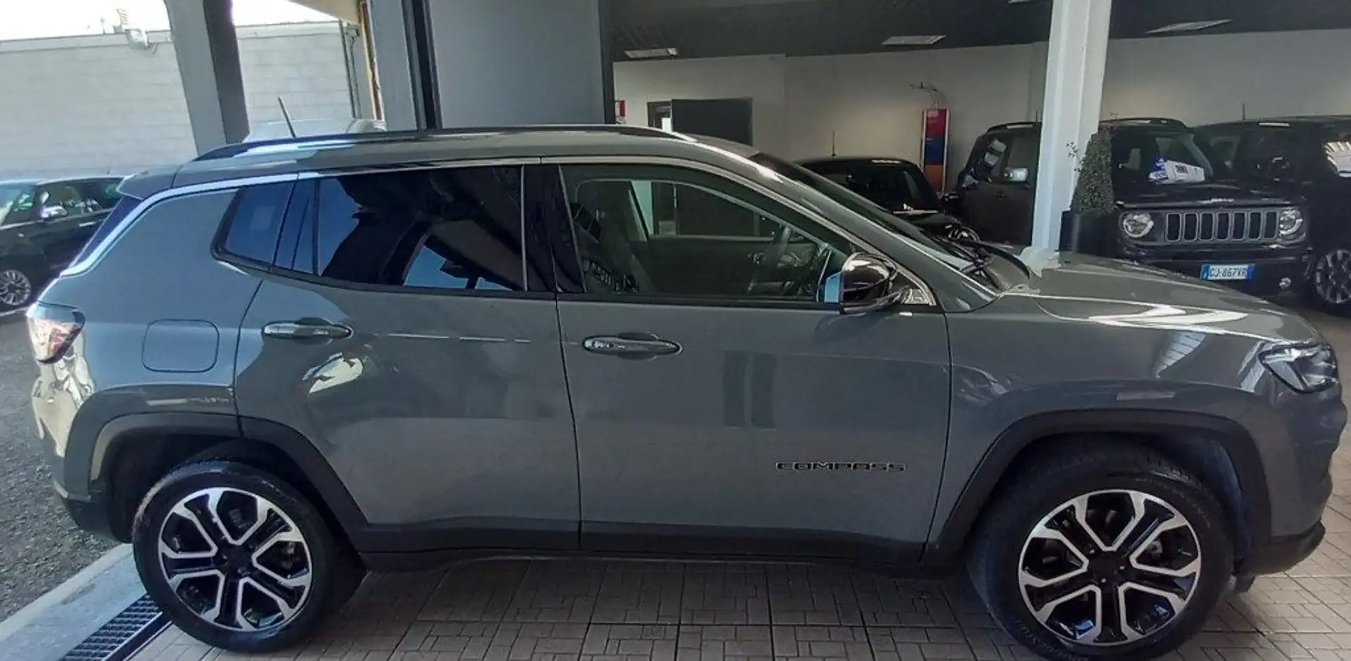 Jeep Compass 1.6 Multijet II 2WD Limited Gri - 2