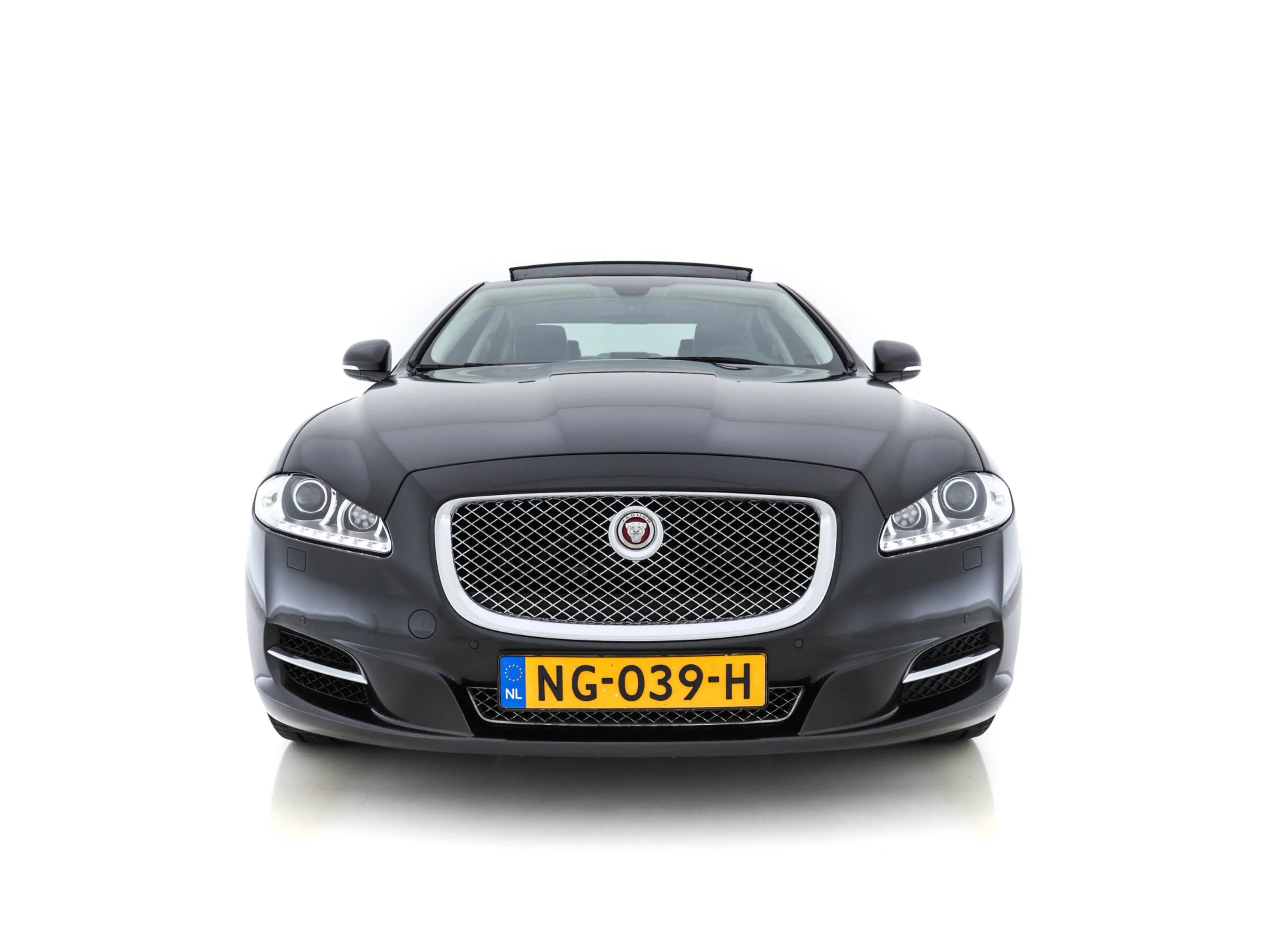 Jaguar XJ 3.0 V6D Portfolio Long (INCL-BTW) Aut. *PANO | LEA — photo 2