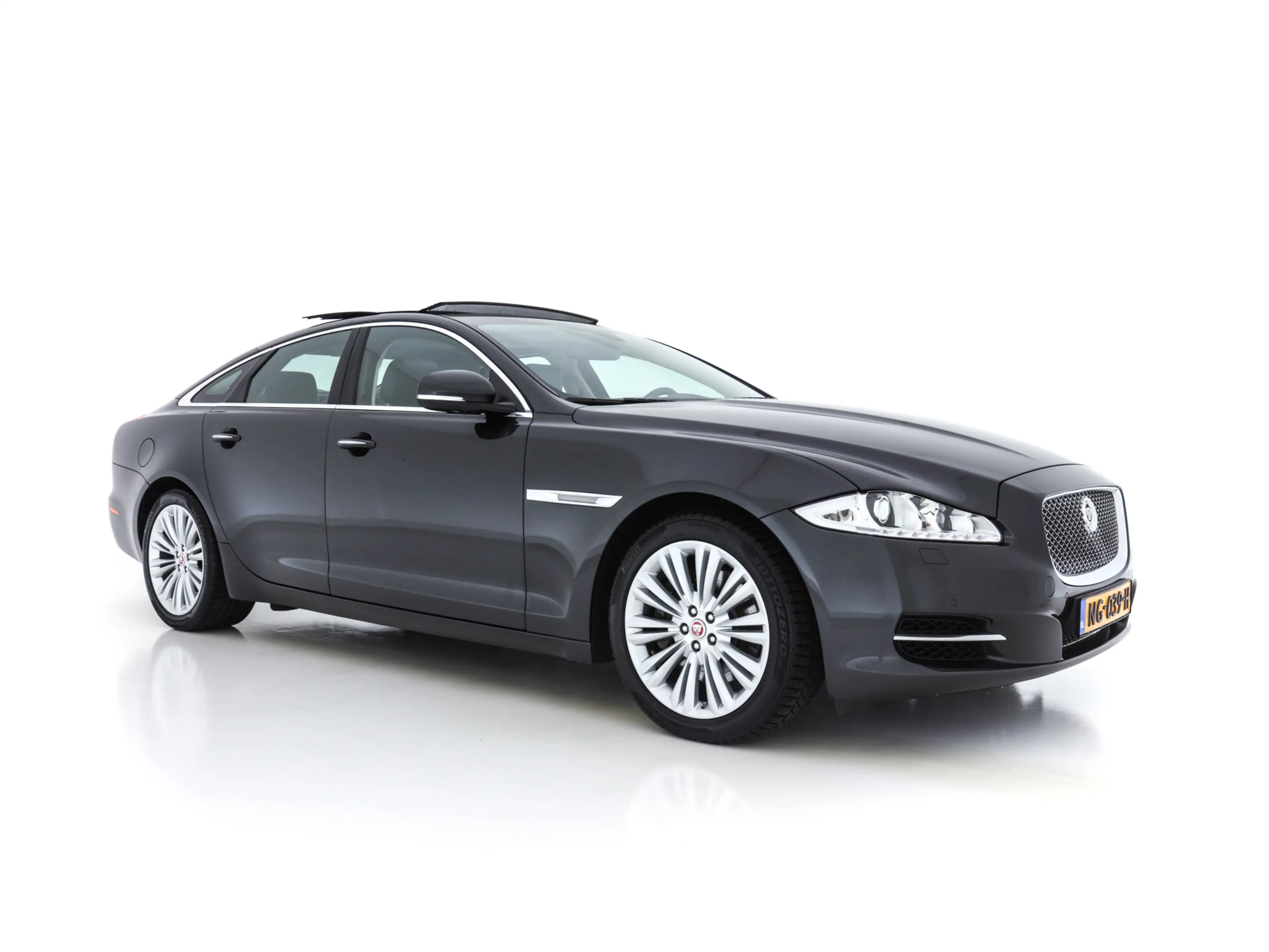 Jaguar XJ 3.0 V6D Portfolio Long (INCL-BTW) Aut. *PANO | LEA