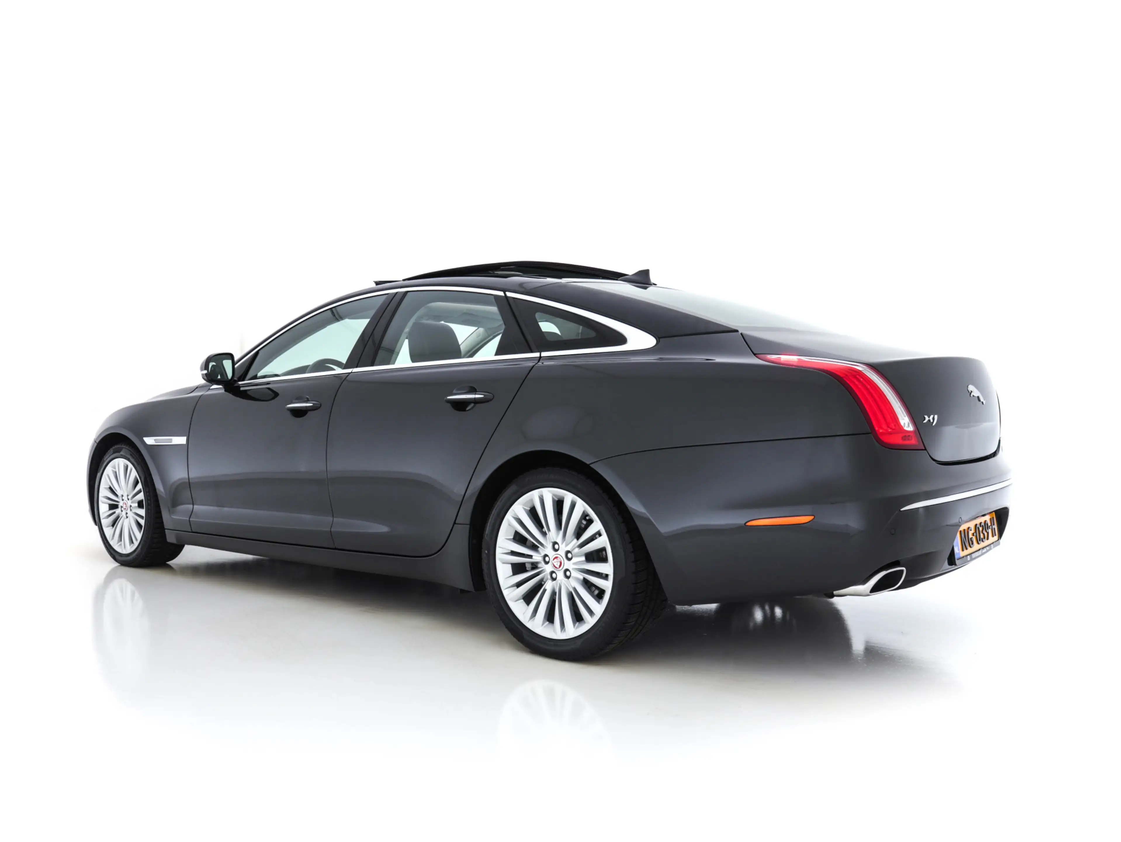 Jaguar XJ 3.0 V6D Portfolio Long (INCL-BTW) Aut. *PANO | LEA — photo 4