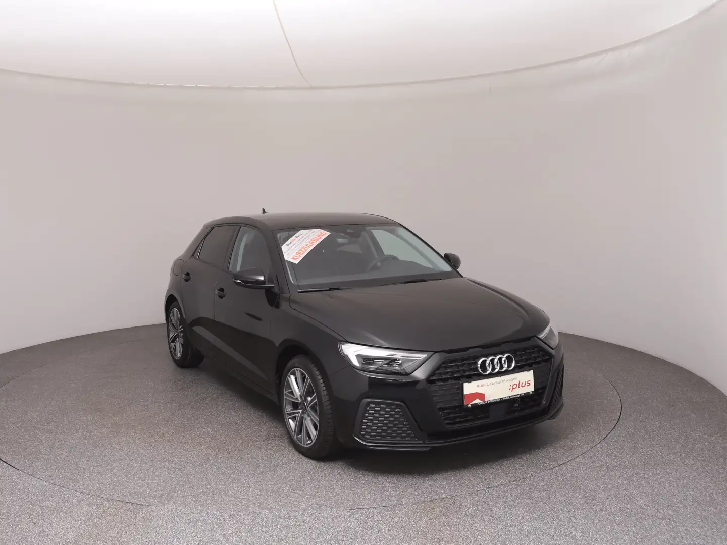 Audi A1 25 TFSI intense Schwarz - 2