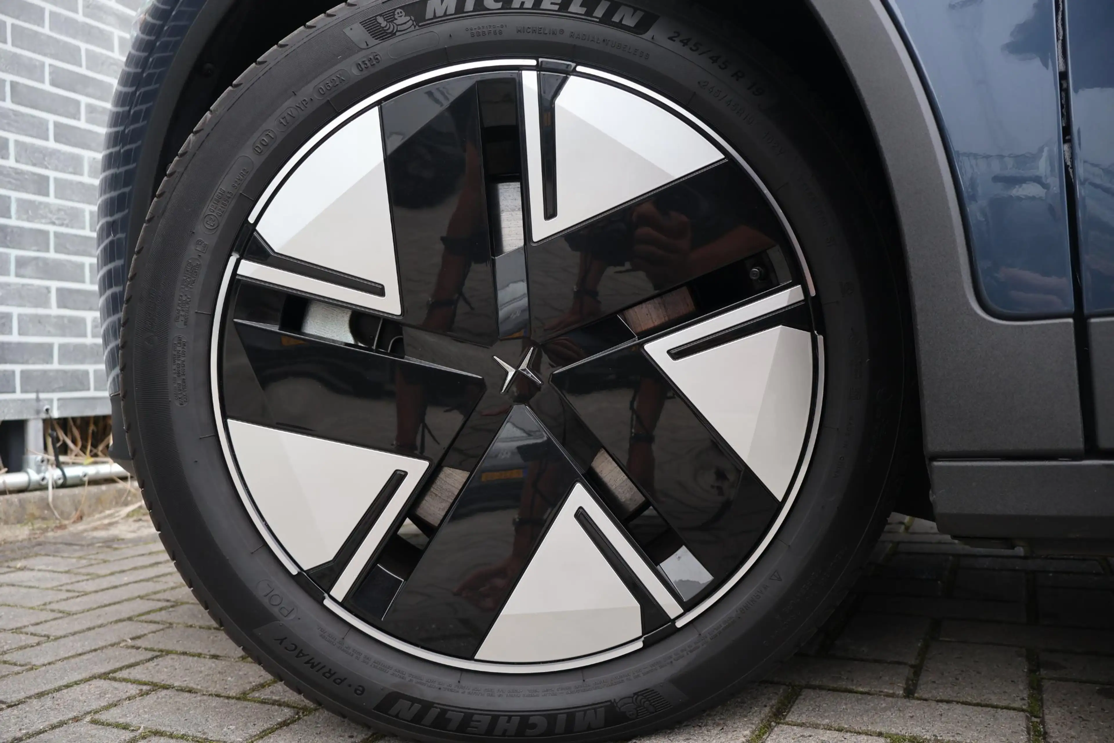 Polestar 2 Long Range Single Motor Plus 82 kWh — photo 15