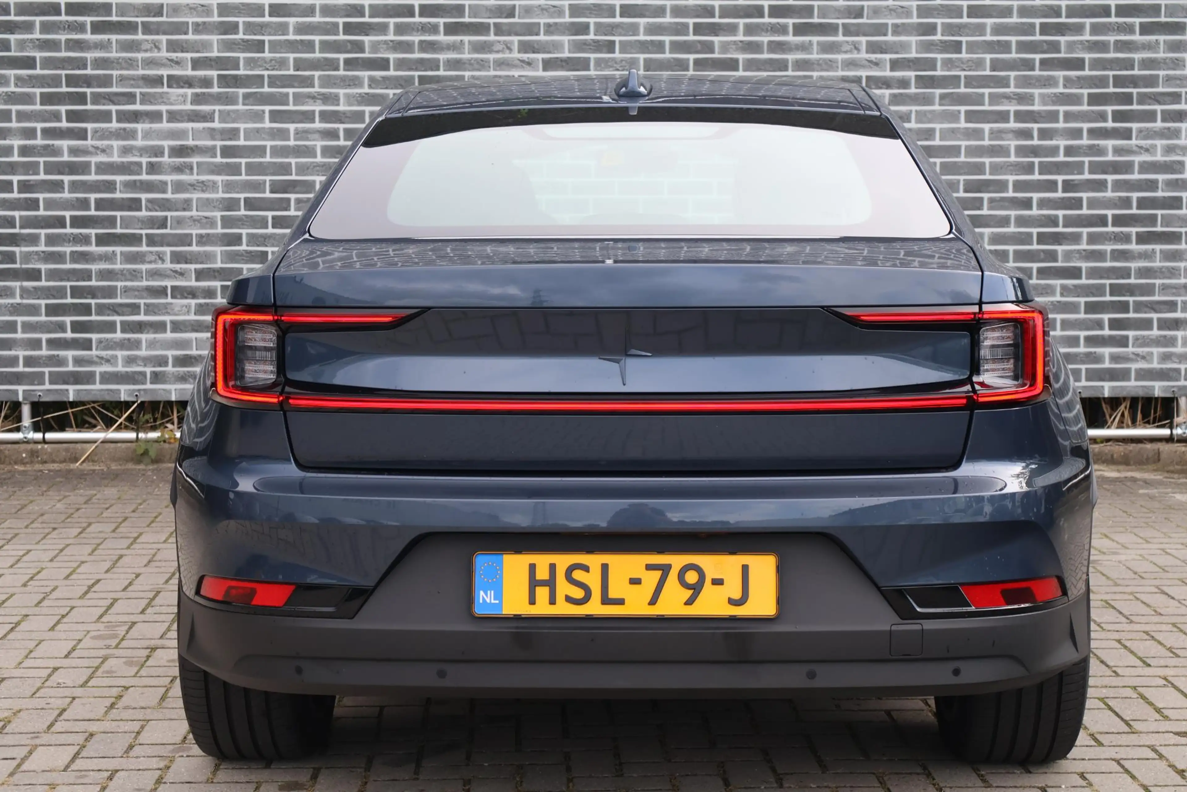 Polestar 2 Long Range Single Motor Plus 82 kWh — photo 4