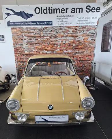 BMW 700