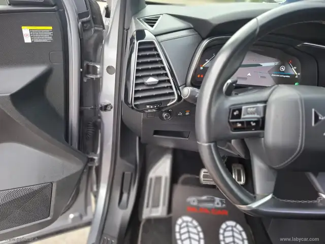 DS Automobiles DS 7 Crossback view 11