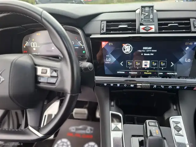 DS Automobiles DS 7 Crossback view 13