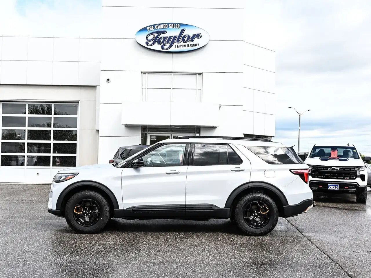 Ford Explorer photo Ford Explorer