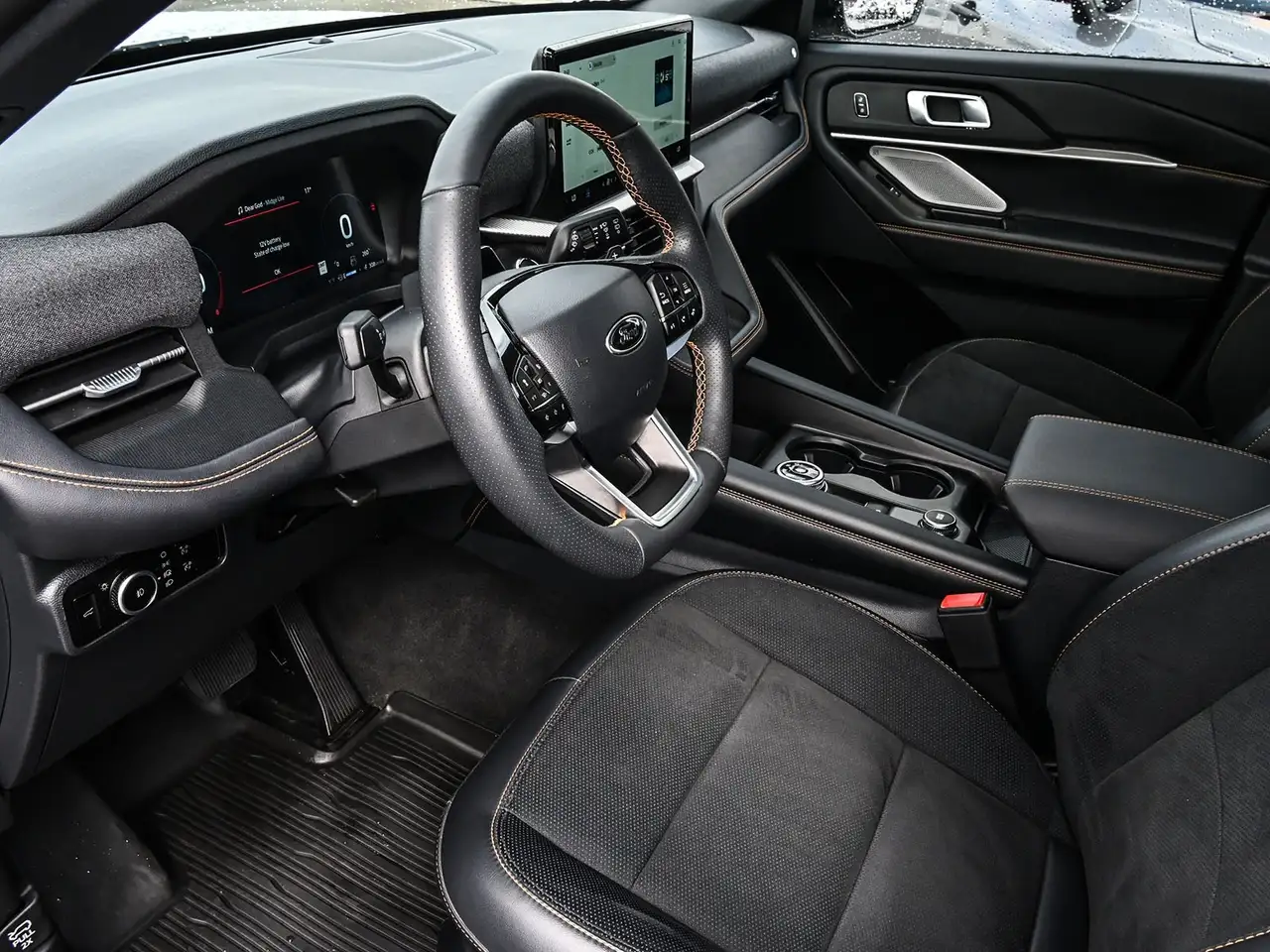 Ford Explorer photo Ford Explorer