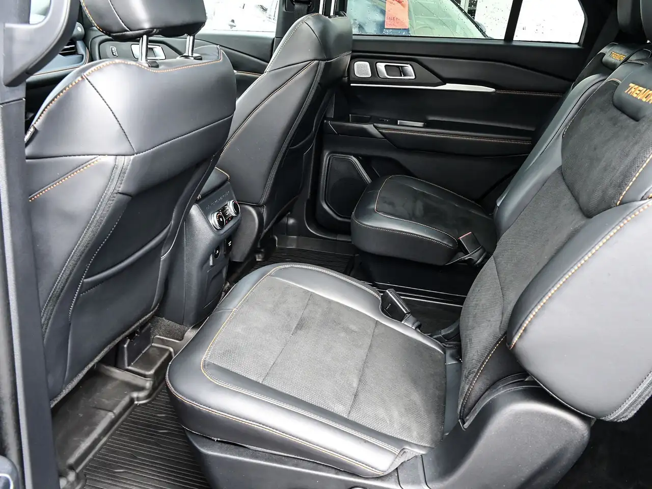 Ford Explorer photo Ford Explorer