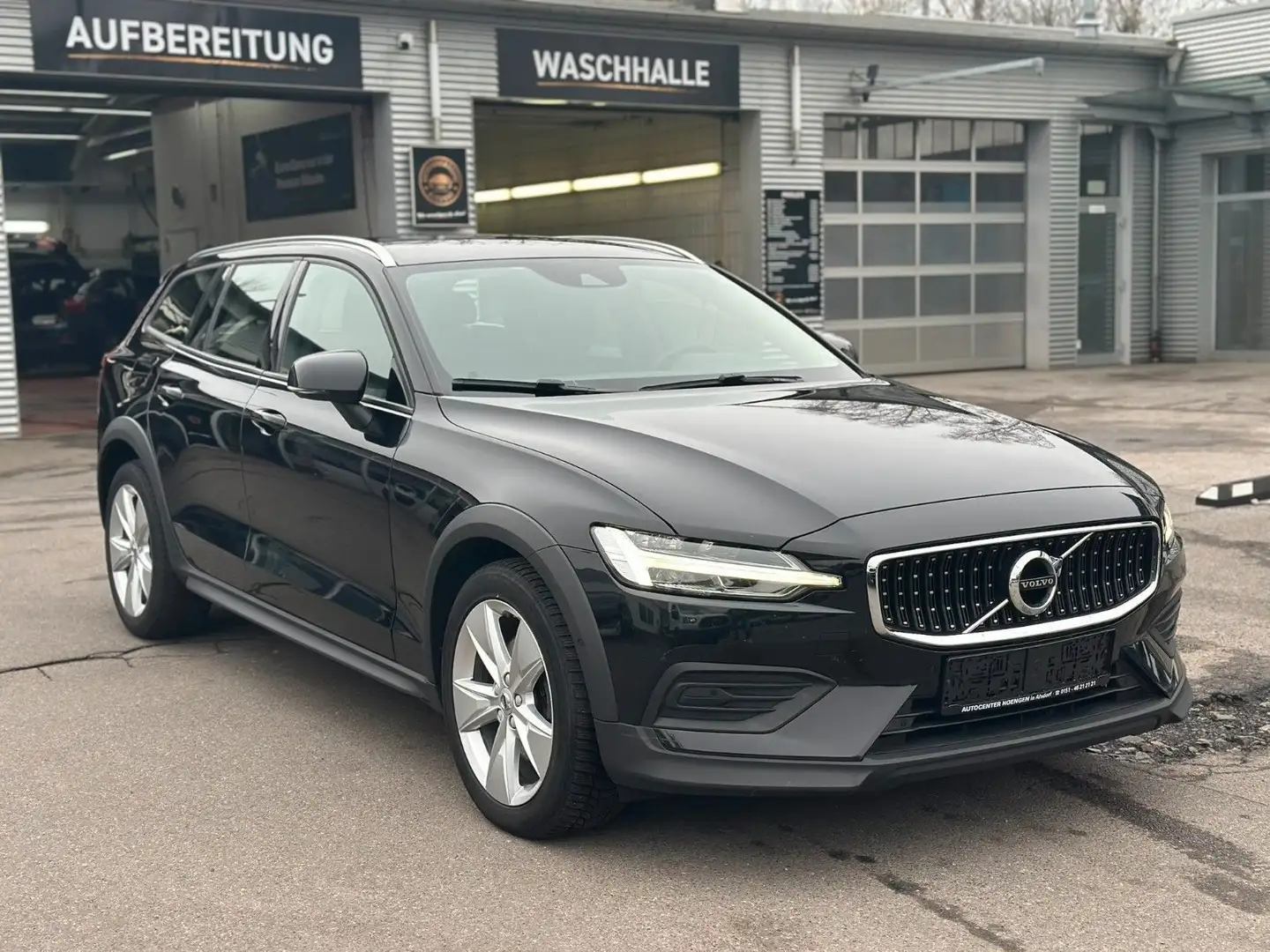 Volvo V60 Cross Country AWD CarPlay*Navi*Automatik* Чёрный - 1