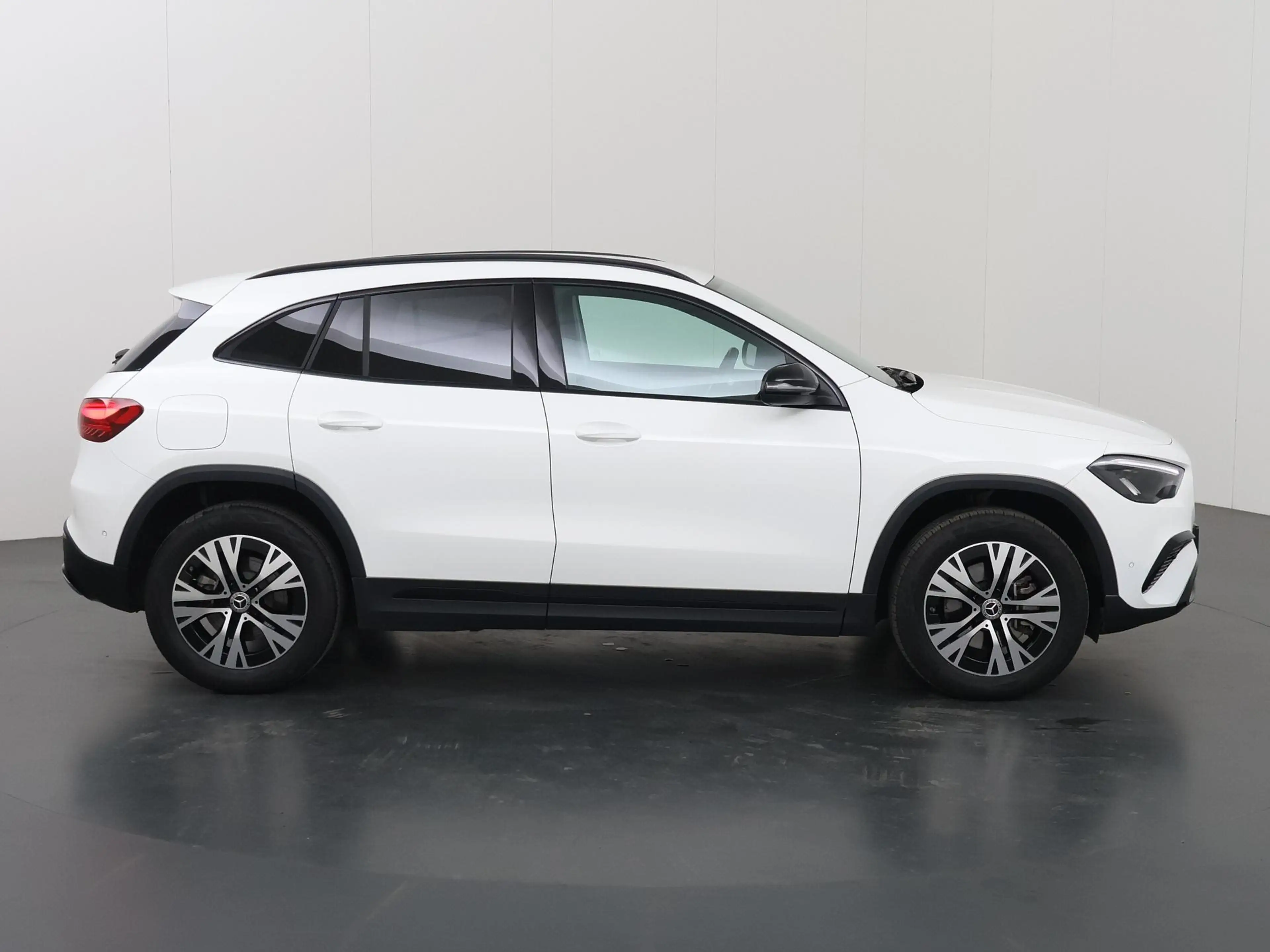 Mercedes-Benz GLA 250 e Luxury Line | Night pakket | Trekhaak | Winter p — photo 6
