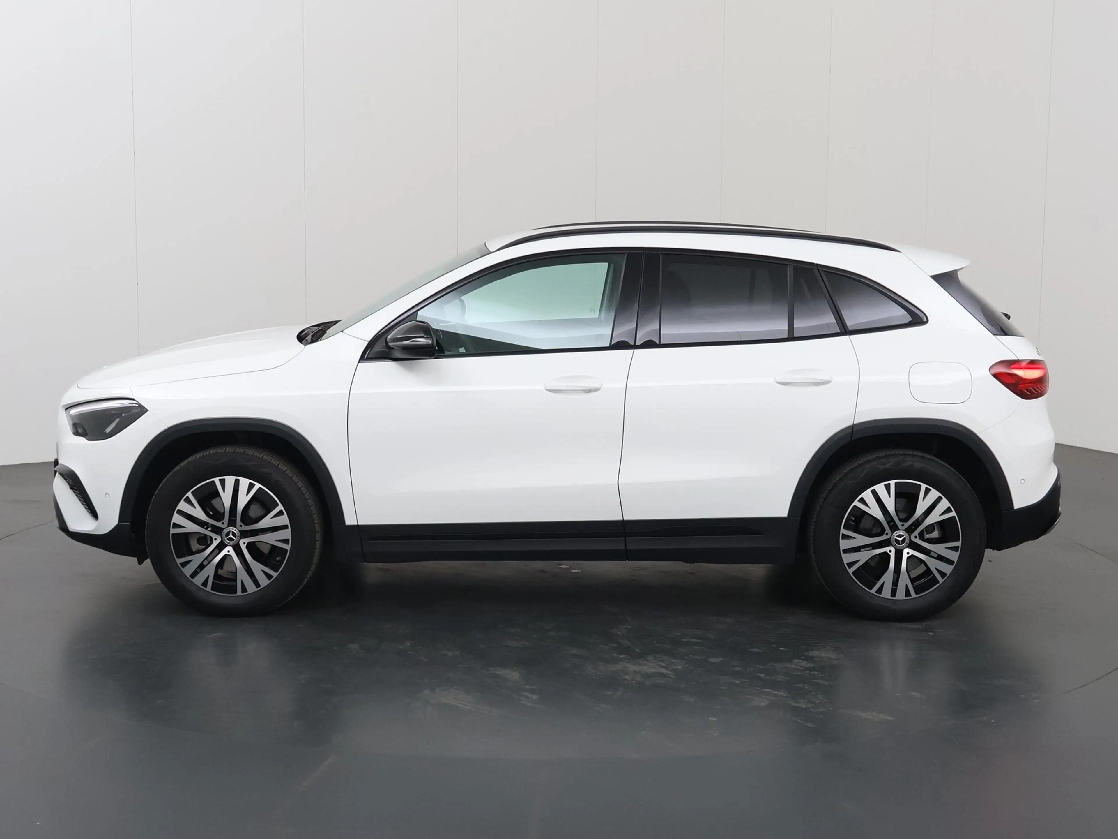 Mercedes-Benz GLA 250 e Luxury Line | Night pakket | Trekhaak | Winter p — photo 5