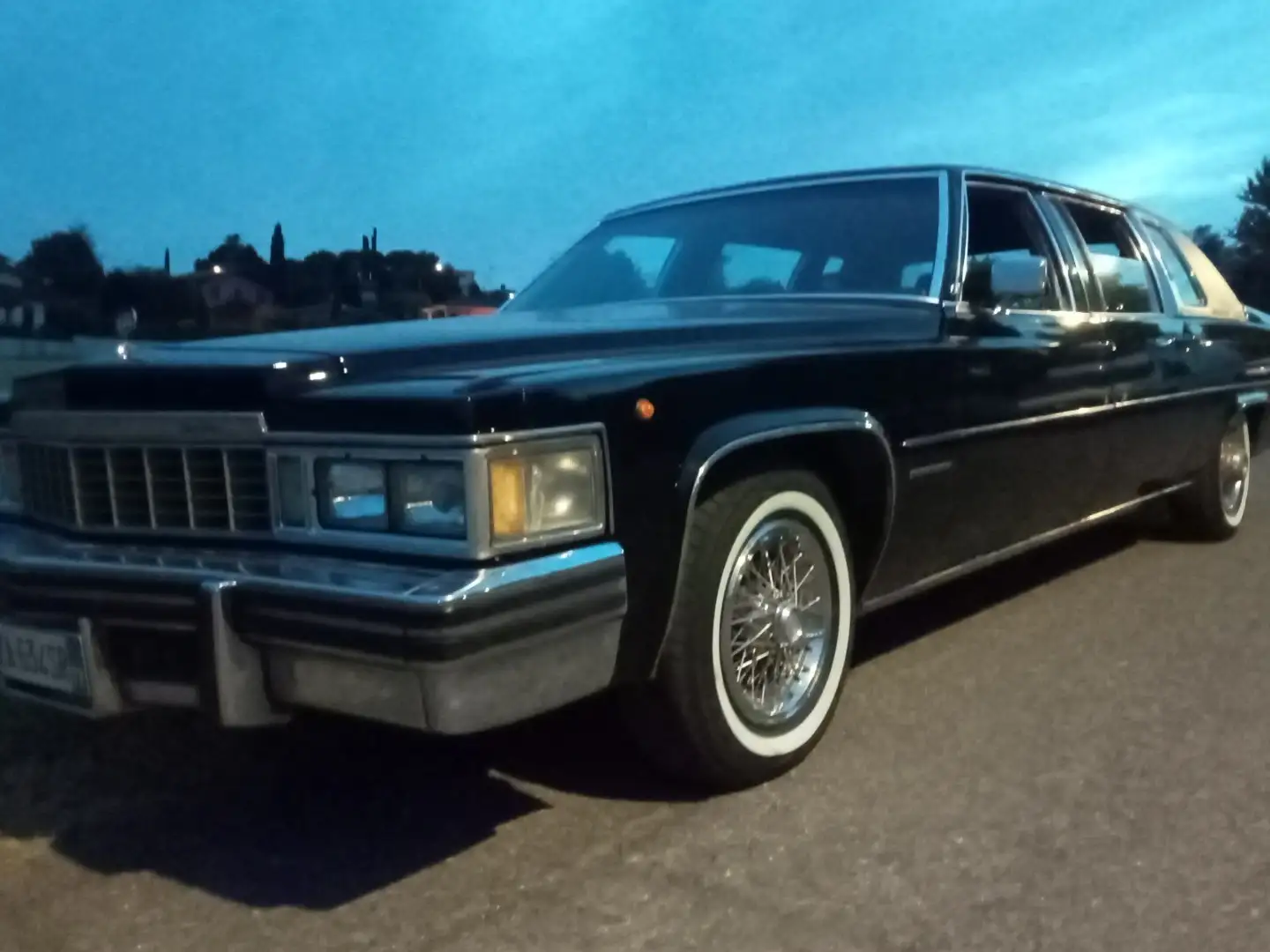 Cadillac Fleetwood Noir - 1