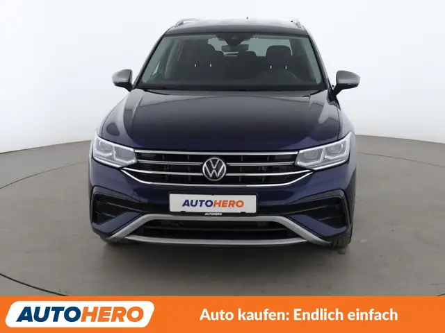 Volkswagen Tiguan Allspace view 9