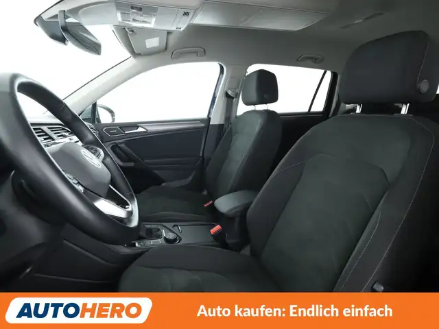 Volkswagen Tiguan Allspace view 10