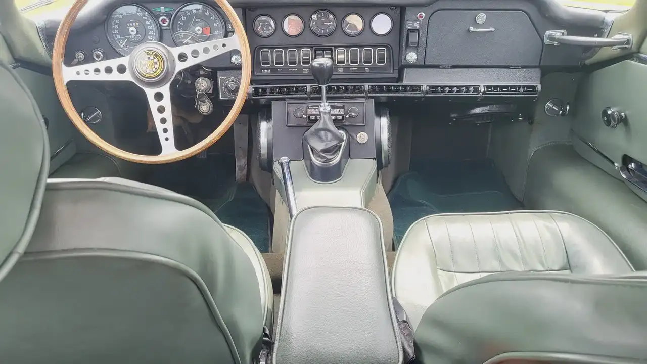 Jaguar E-Type MATCHING NUMBERS, MATCHING COLORS, foto 9