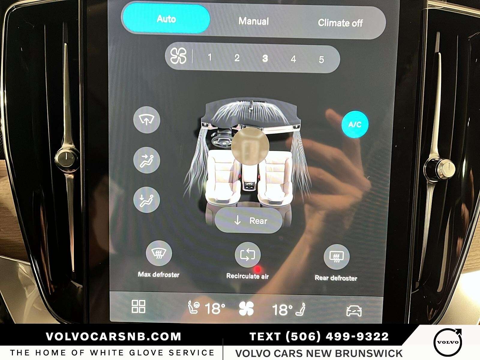 2026 Volvo XC90 B6 Plus Bright Theme thumb 11