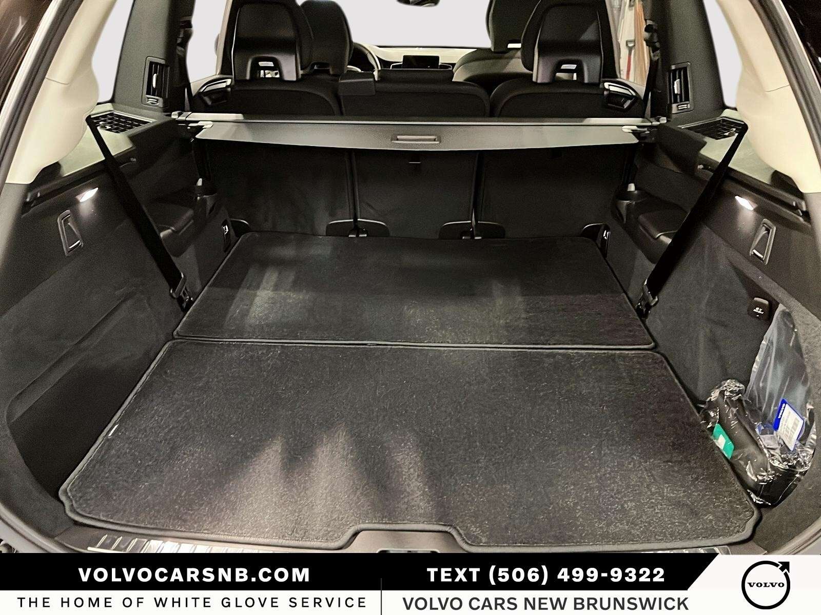 2026 Volvo XC90 B6 Plus Bright Theme thumb 6