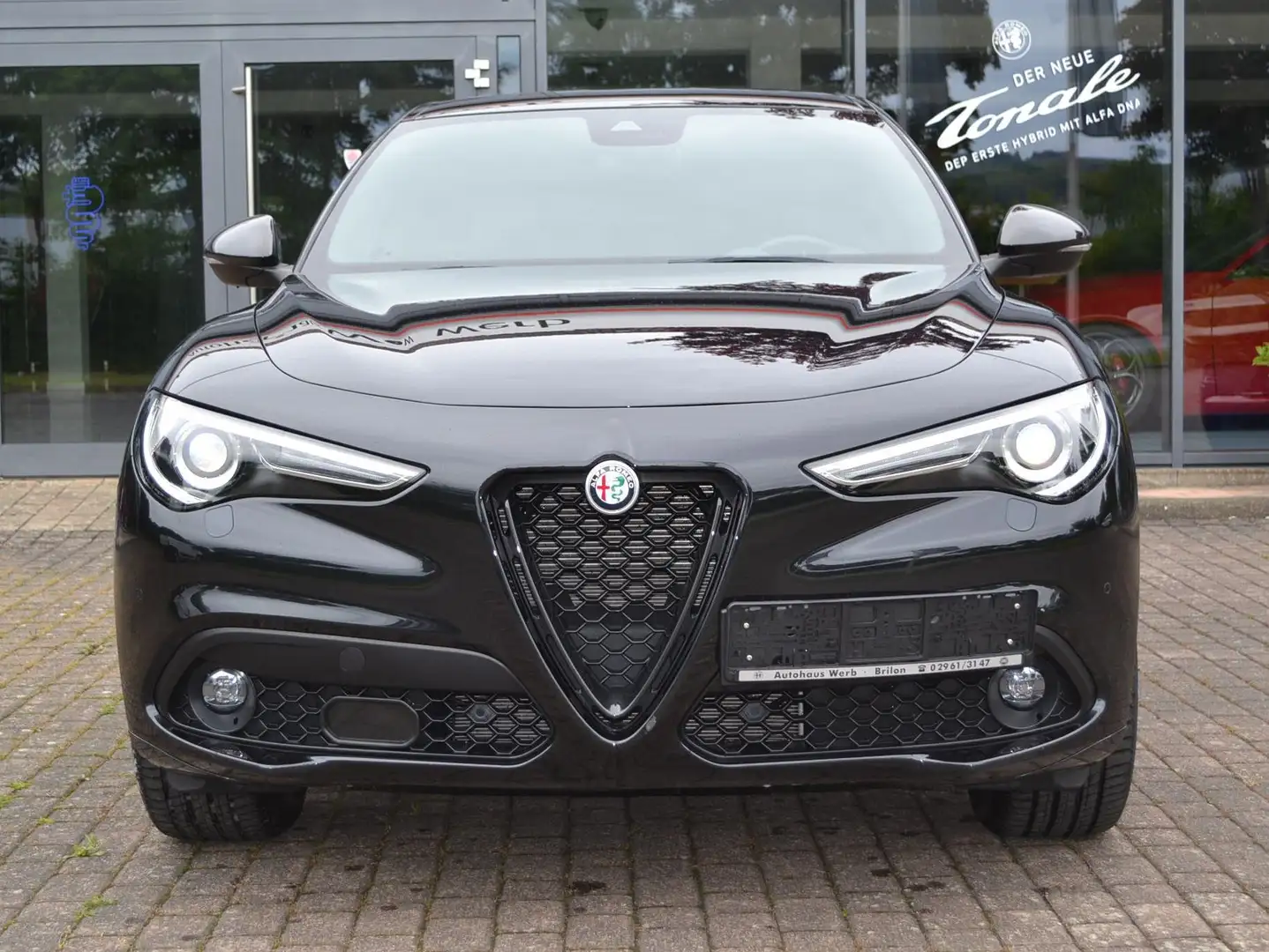 Alfa Romeo Stelvio Veloce Q4 (630) Schwarz - 1