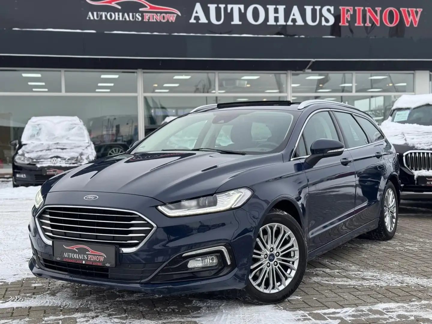 Ford Mondeo Turnier 2.0 D Titanium"PANO"LED"ACC"SHZ" Blau - 1