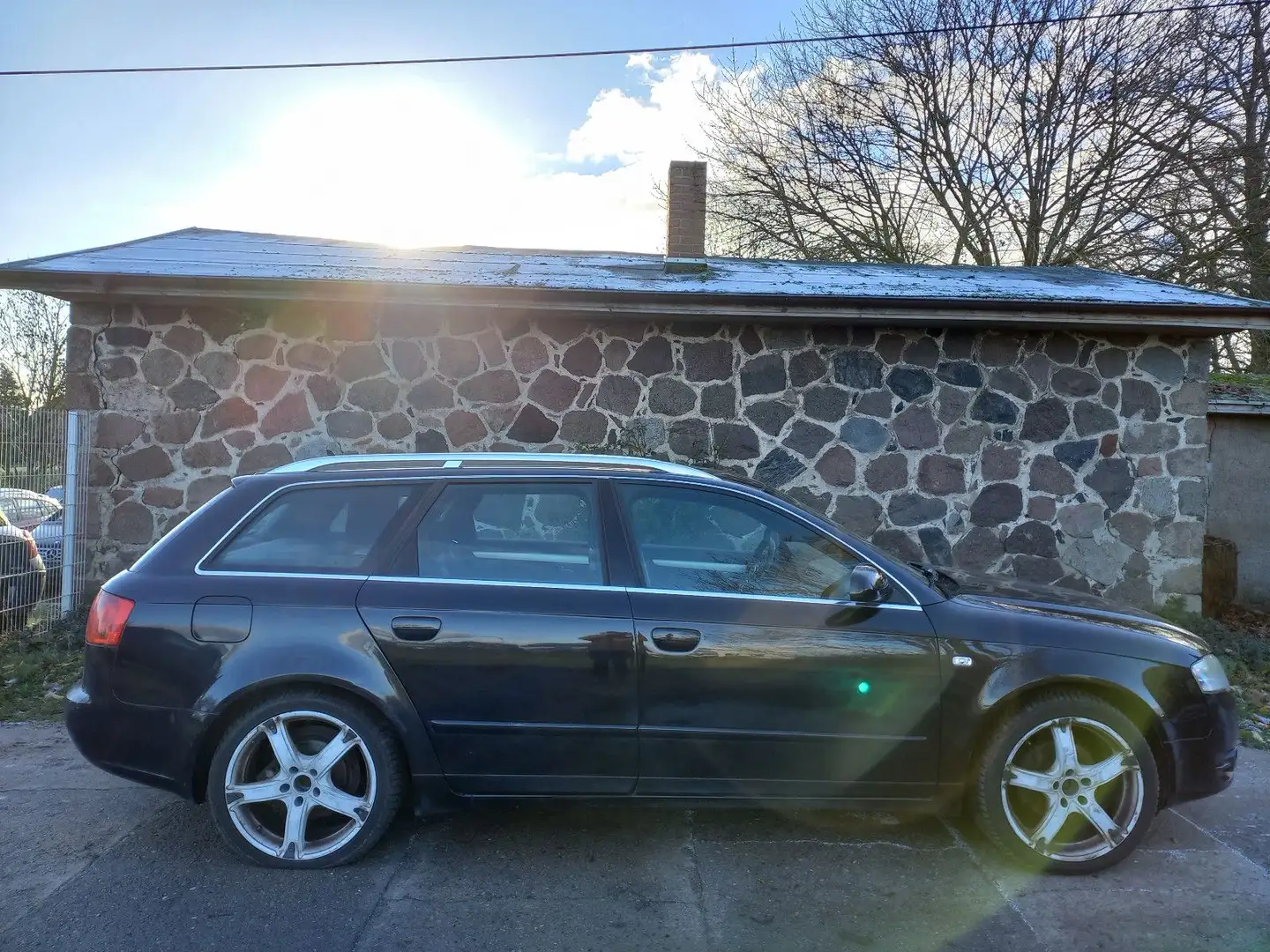 Audi A4 Avant 2.0 TDI Schwarz - 2