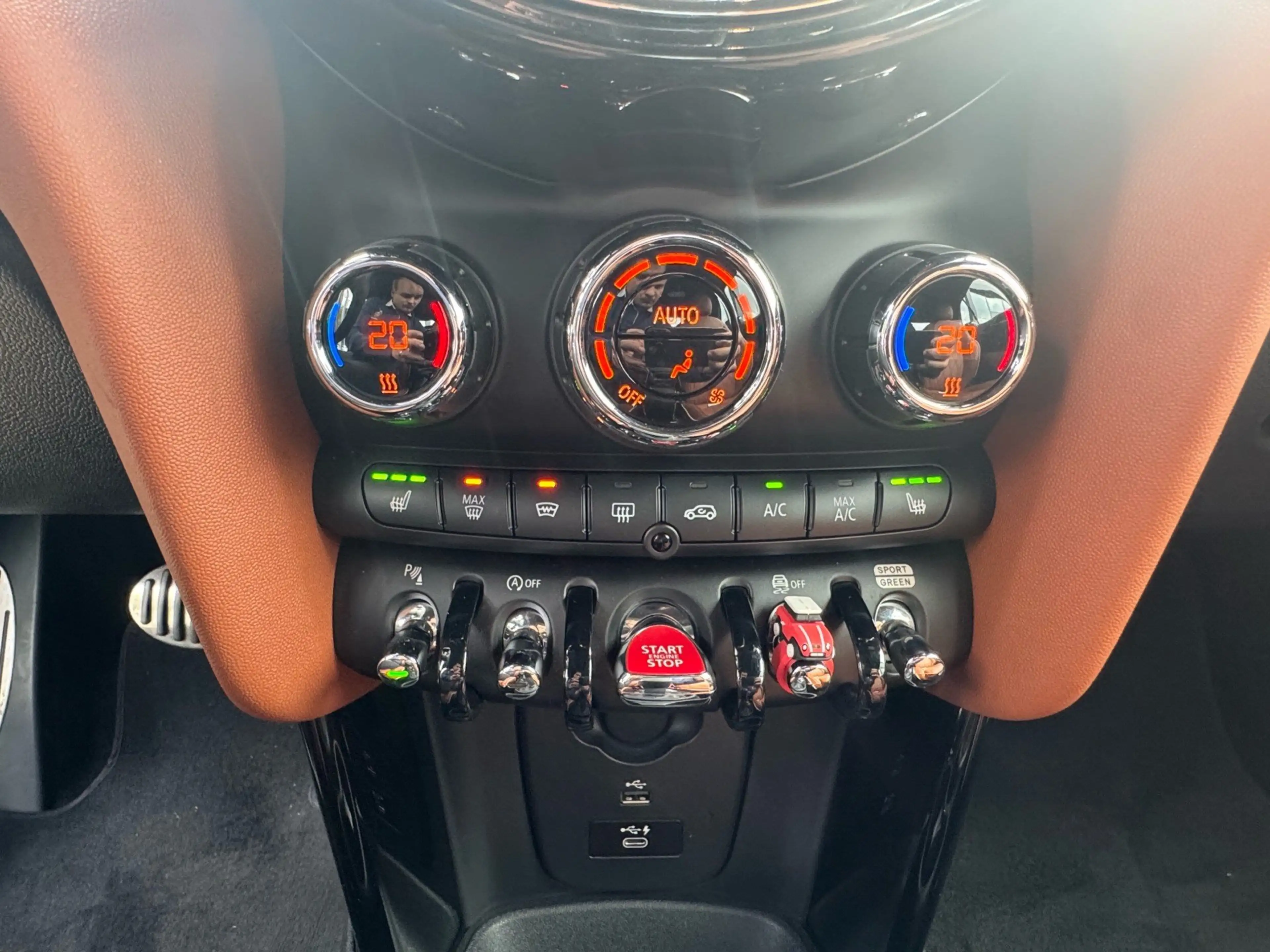 MINI John Cooper Works Cabrio John Cooper Works HuD RFK ACC Ad-LED LenkrHzg 18" — photo 10