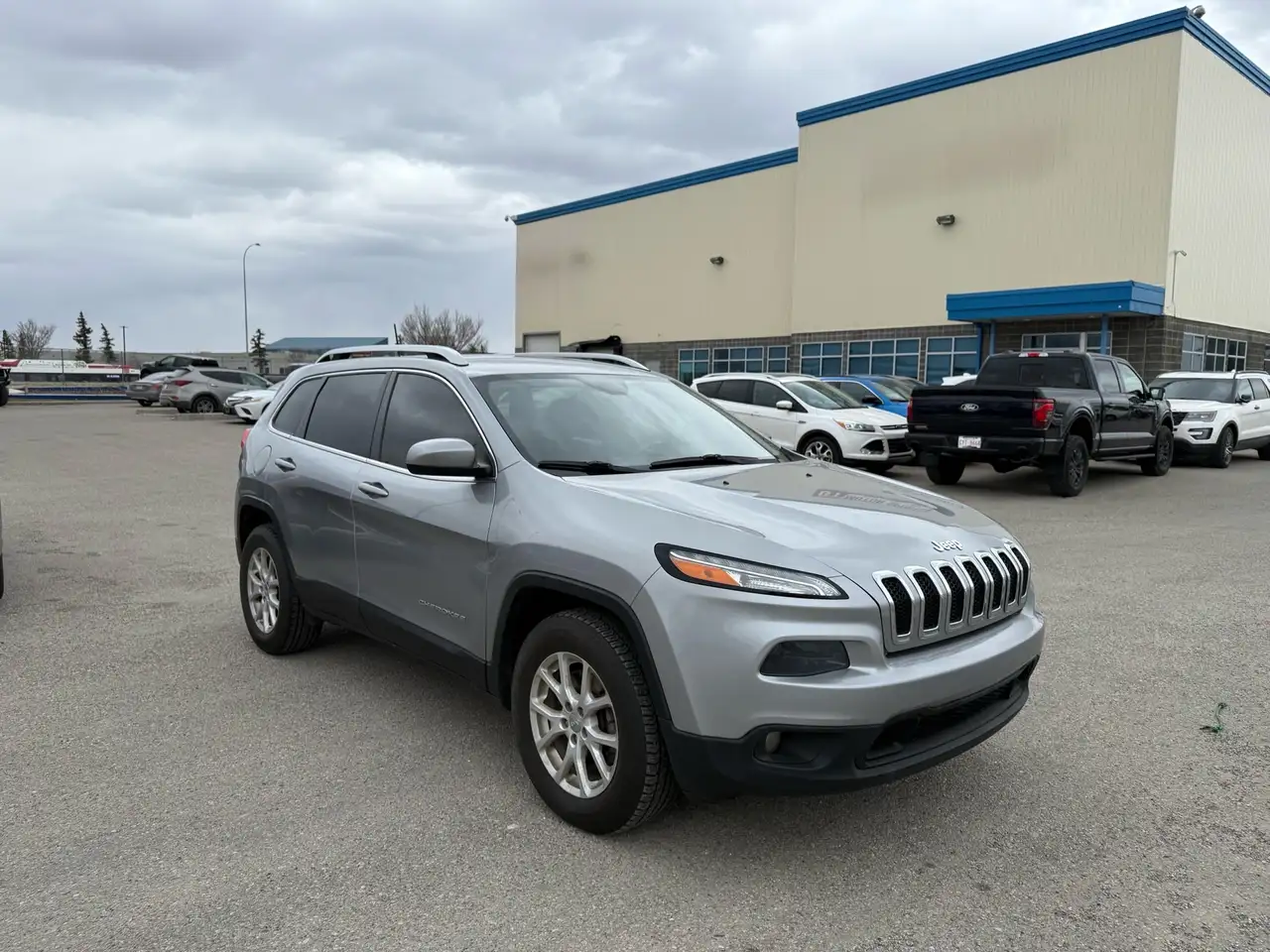 Jeep Cherokee снимка Jeep Cherokee