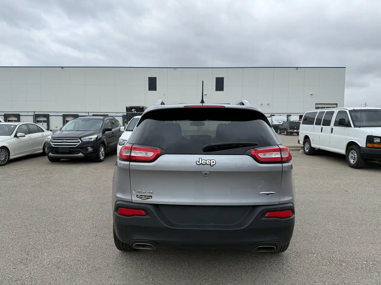 Jeep Cherokee снимка Jeep Cherokee