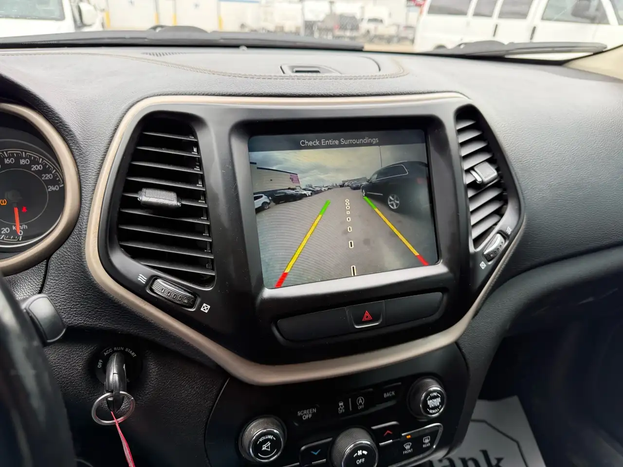 Jeep Cherokee снимка Jeep Cherokee