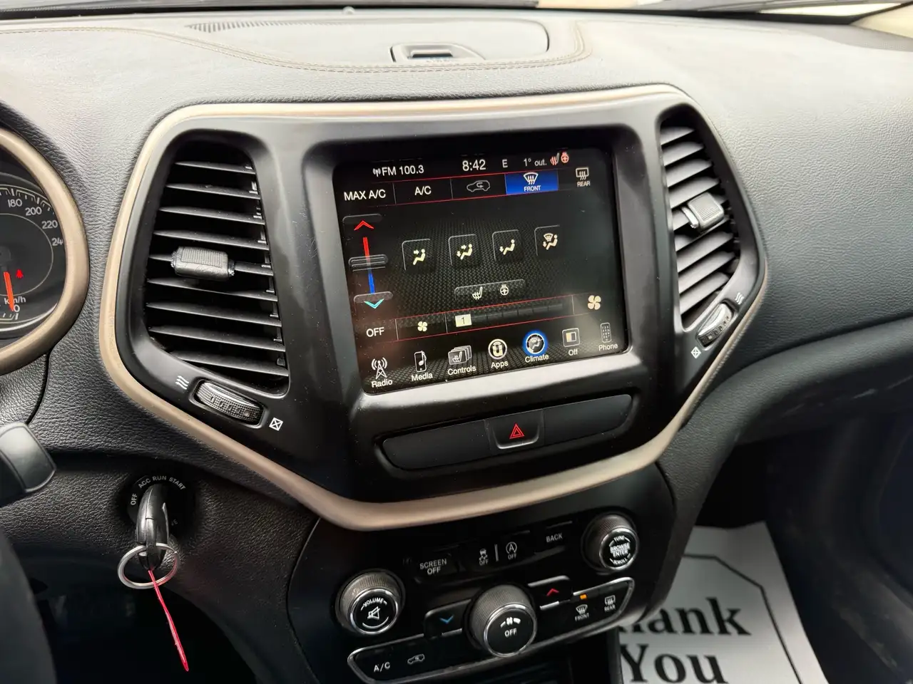 Jeep Cherokee снимка Jeep Cherokee