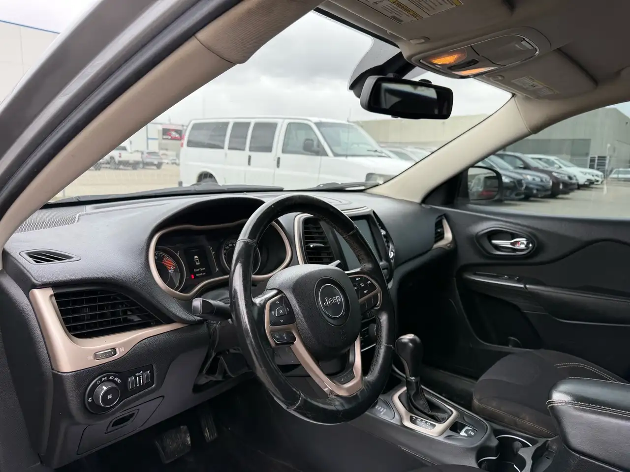 Jeep Cherokee снимка Jeep Cherokee