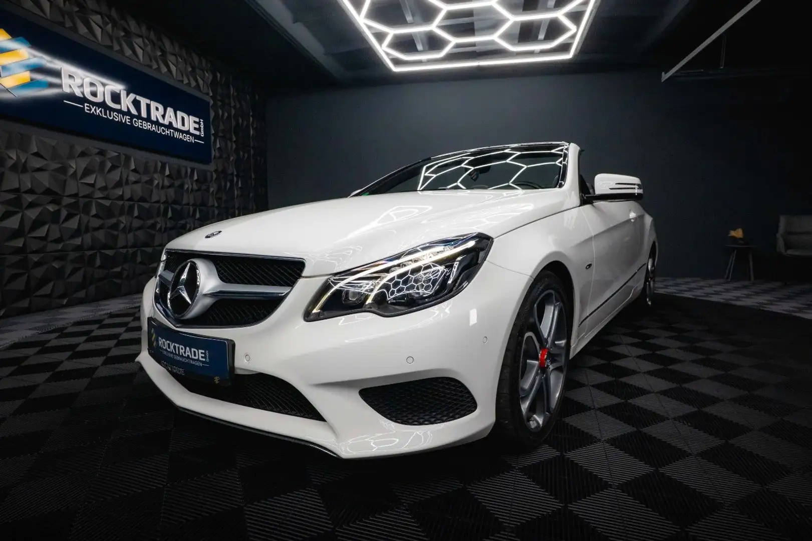 Mercedes-Benz E 200 Cabrio Sport-Paket *LED*Navi*TÜV Neu* Blanc - 1