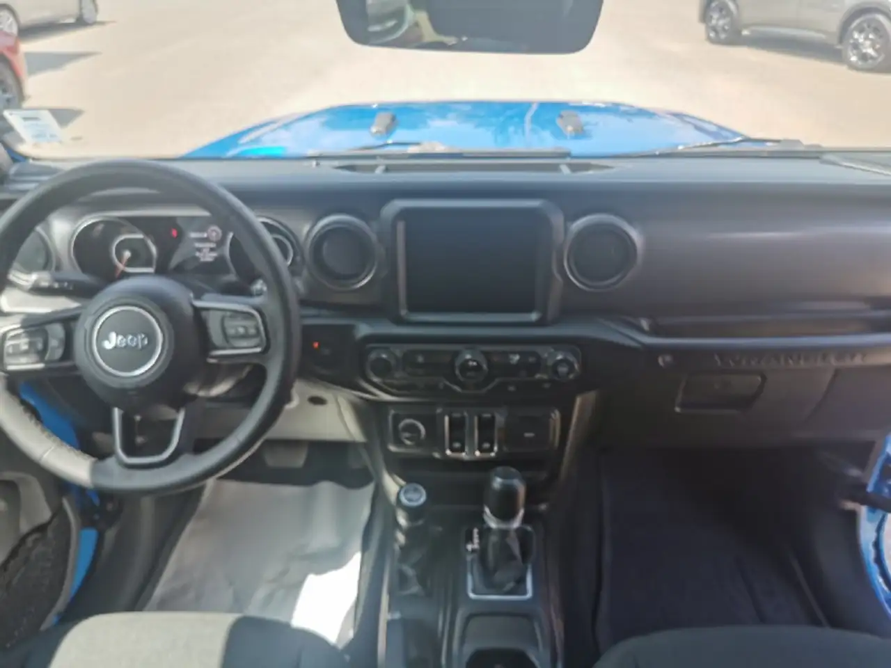 Jeep Wrangler снимка Jeep Wrangler